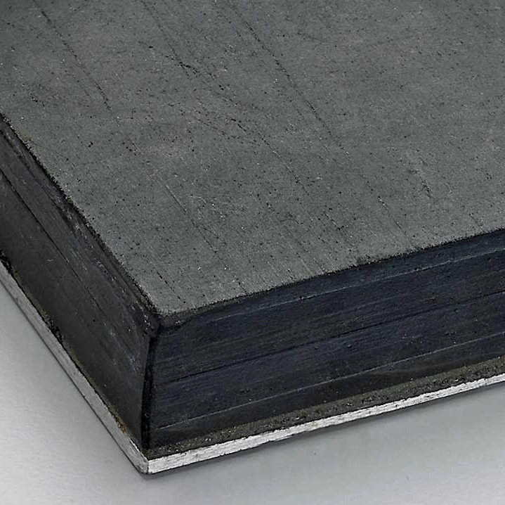 Caoutchouc d'usure collé